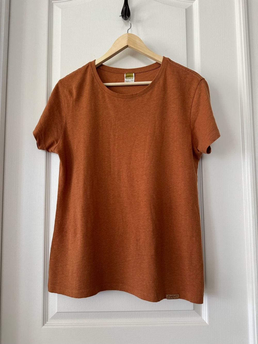 Women's Short Sleeve Crew Tee in Rust Large